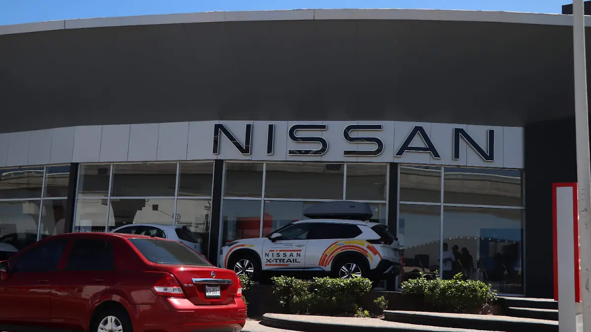 NISSAN (1)